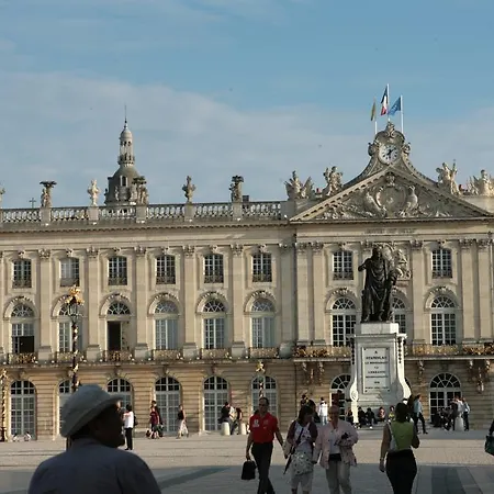 Les De Catherine, La Si Calme Nancy