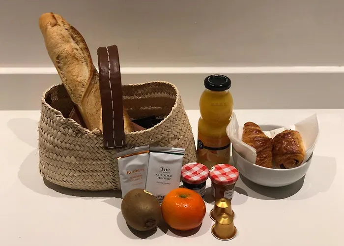 Les De Catherine, La Si Calme Apartment